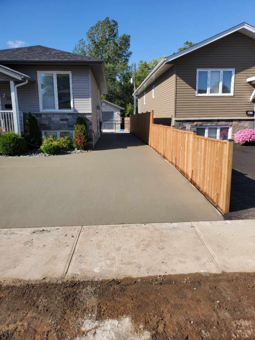 Residential concrete backyard patio project