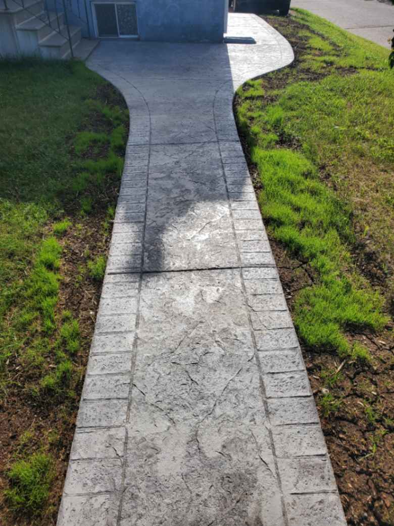 Stamped decorative concrete walkway